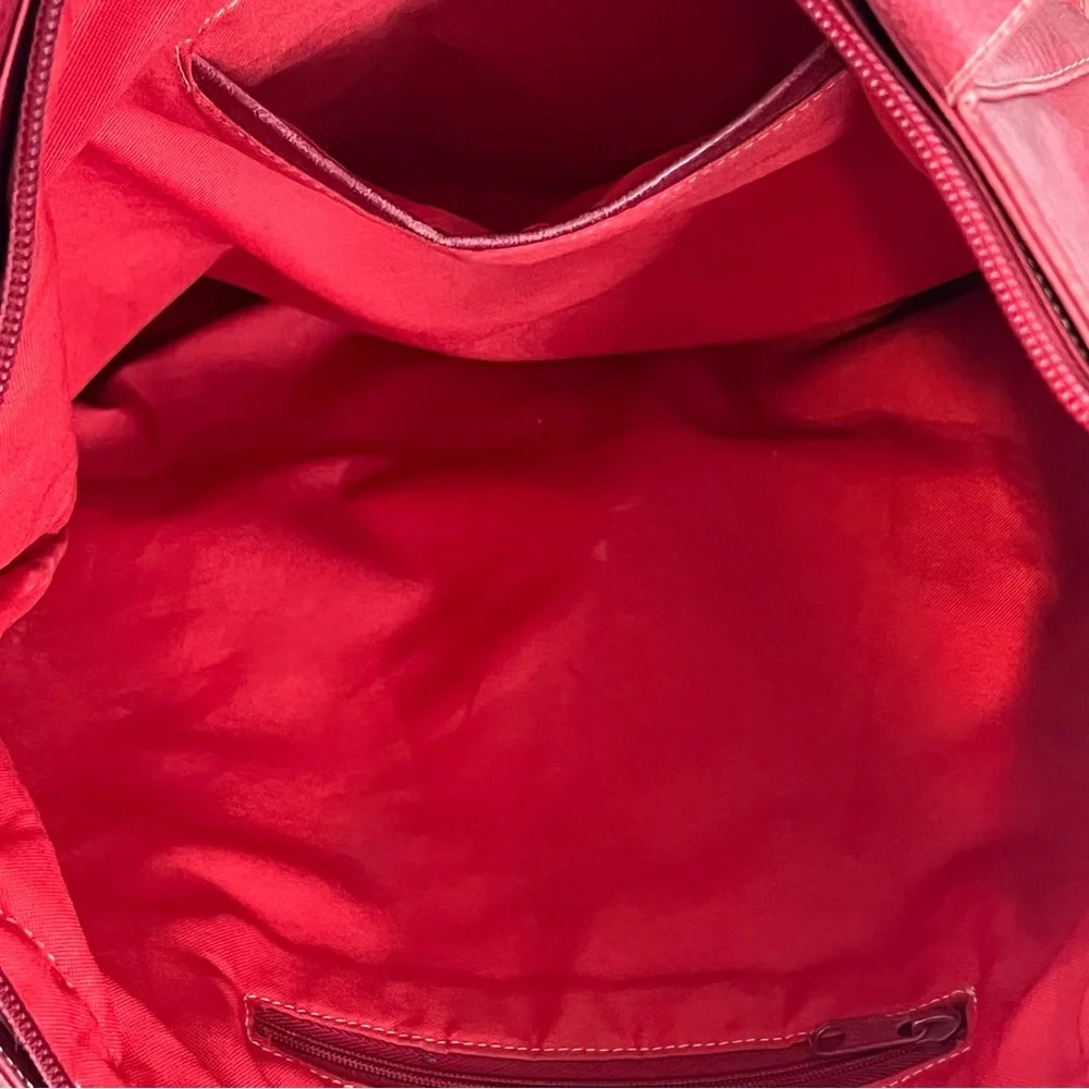 N/A red leather
